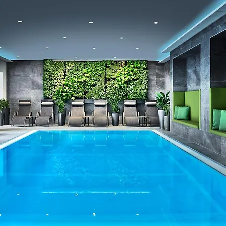 Ever Gruen فندق 4*